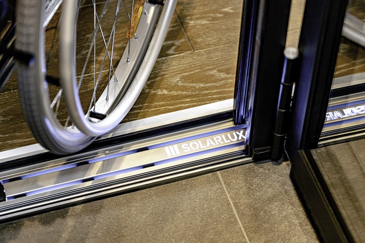 Damit die Bodenschiene kein Hindernis wird, kommt es auf optimale Überrollbarkeit an.