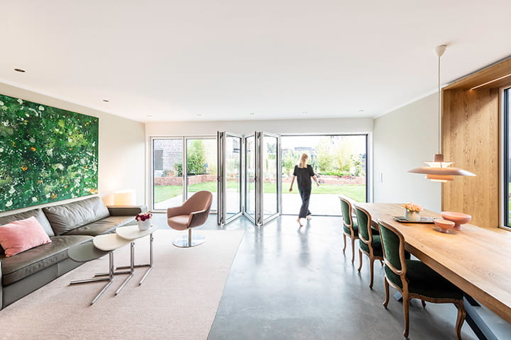 Qualität, die beständig ist: Glas-Faltwände von Solarlux punkten durch präzise Technik und langlebige Materialien.